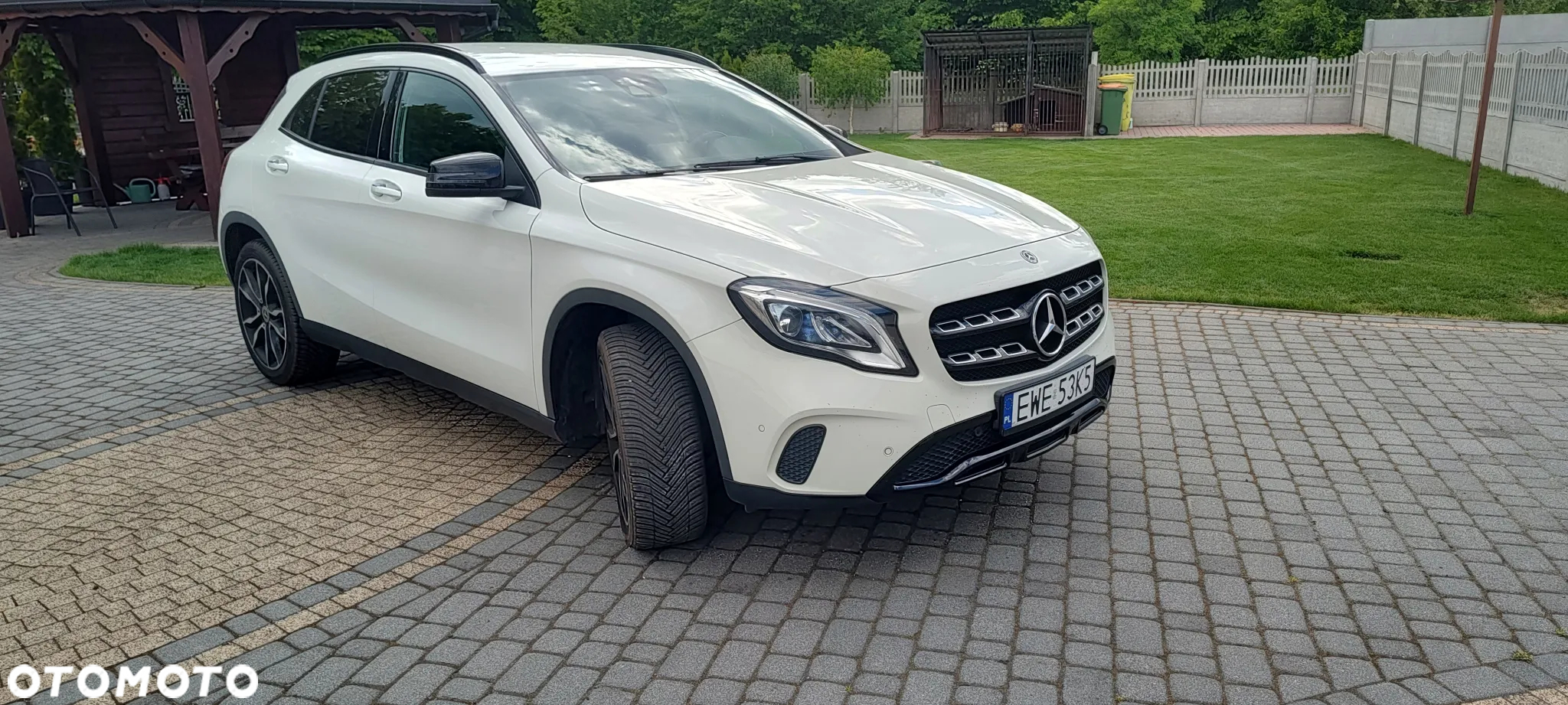 Mercedes-Benz GLA 180 d 7G-DCT - 4