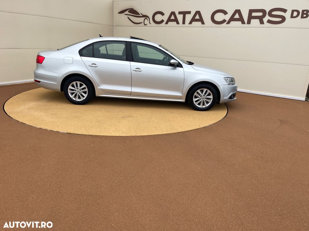 Volkswagen Jetta 1.6 TDI Blue Motion Technology Life - 19