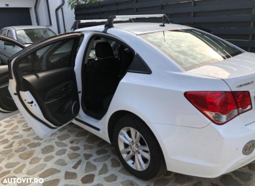 Chevrolet Cruze 1.6 Ecotec LT+ - 17