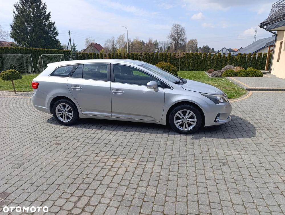 Toyota Avensis 2.0 D-4D Active - 3