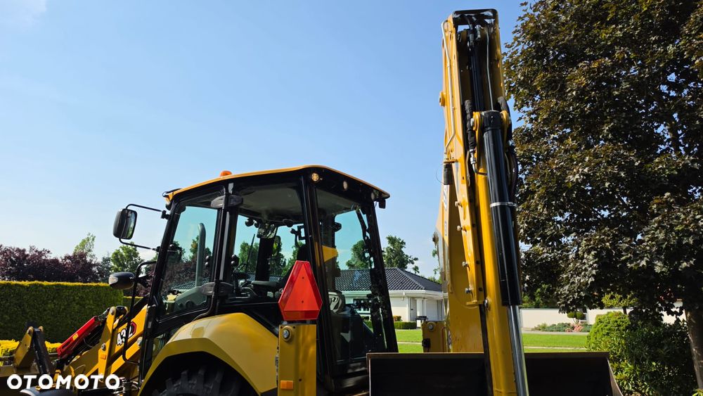 Caterpillar KOPARKO ŁADOWARKA CAT 432. 101 KONI. AUTOMATYCZNA SKRZYNIA BIEGÓW.  JOYSTICK. 3 ŁYŻKI. ROK PRODUKCJI 2023. KUPOWANA I ODBIERANA W 2024. BARDZO MAŁY PRZEBIEG JEDYNE 325 MTh. KLIMATYZACJA.  WEBASTO. STAN JAK FABRYCZNIE NOWA - 20