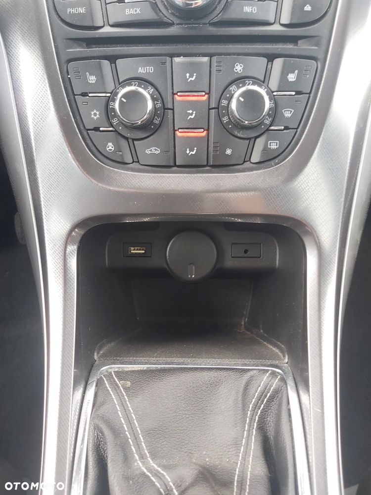 Opel Astra 1.4 Turbo Cosmo - 32