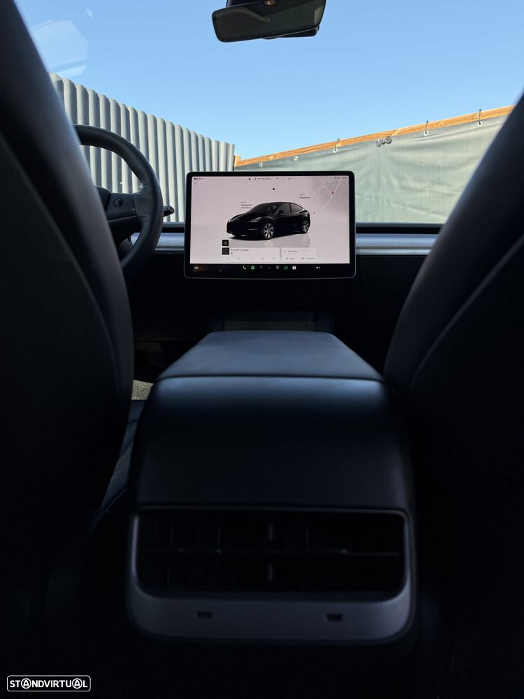 Tesla Model Y - 15