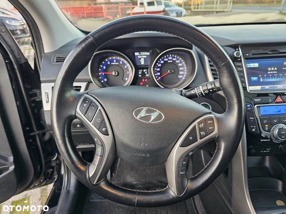 Hyundai i30 1.6 GDI BlueDrive Go - 14