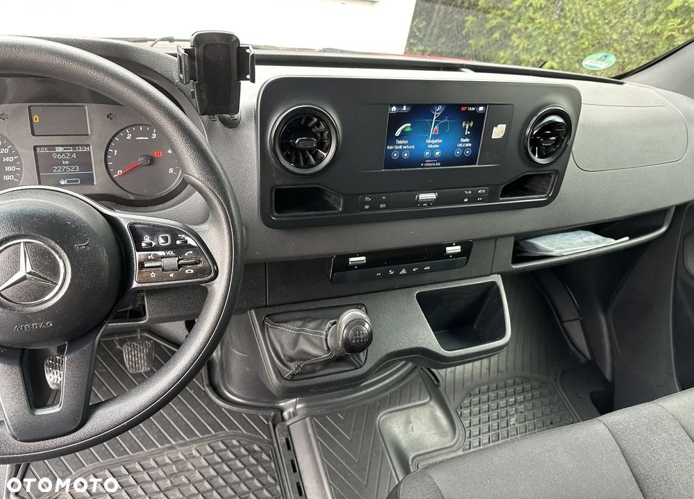 Mercedes-Benz Sprinter - 8