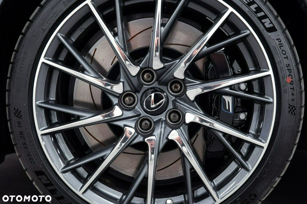 Lexus RC - 20