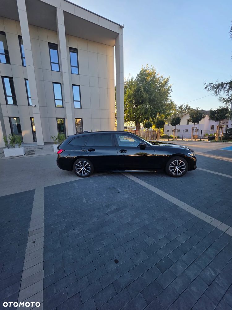 BMW Seria 3 318i - 4