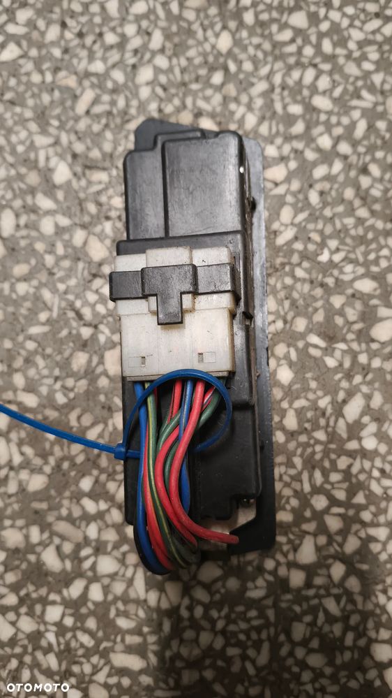 Panel sterowania szyby włącznik Mitsubishi 88-92Galant - 3