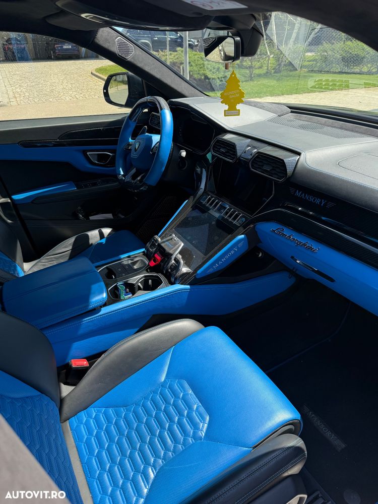 Lamborghini URUS - 19