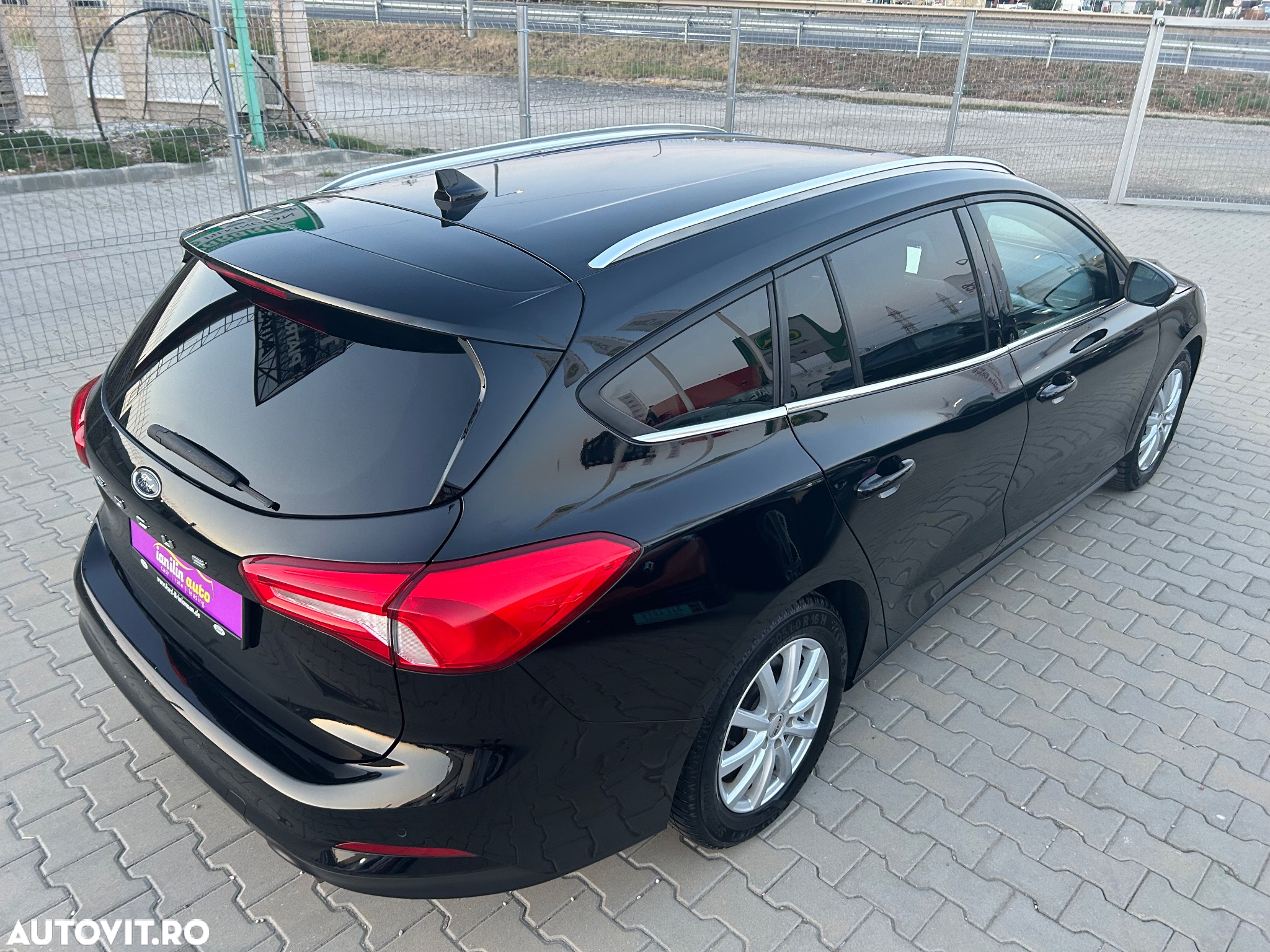 Ford Focus - 34