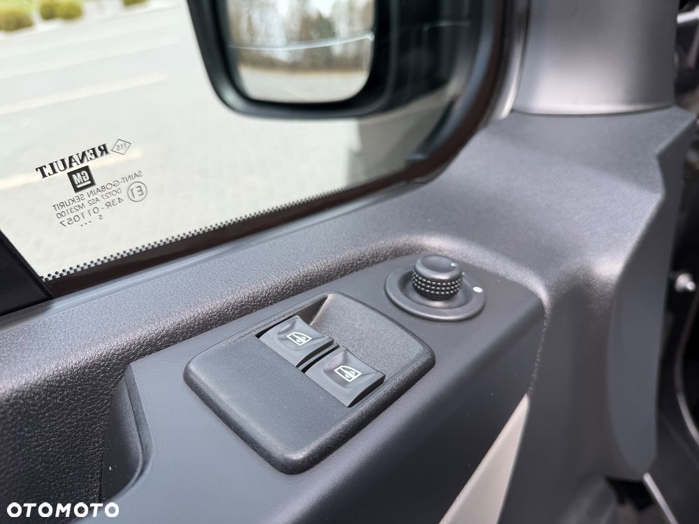 Renault Trafic - 13