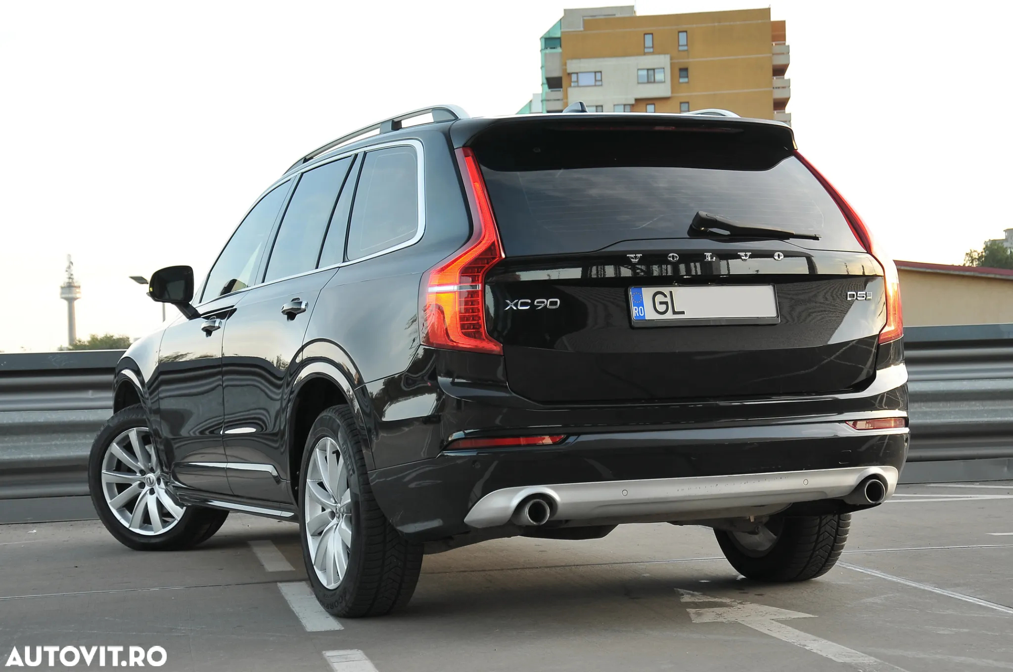 Volvo XC 90 D5 AWD Geartronic RDesign - 5