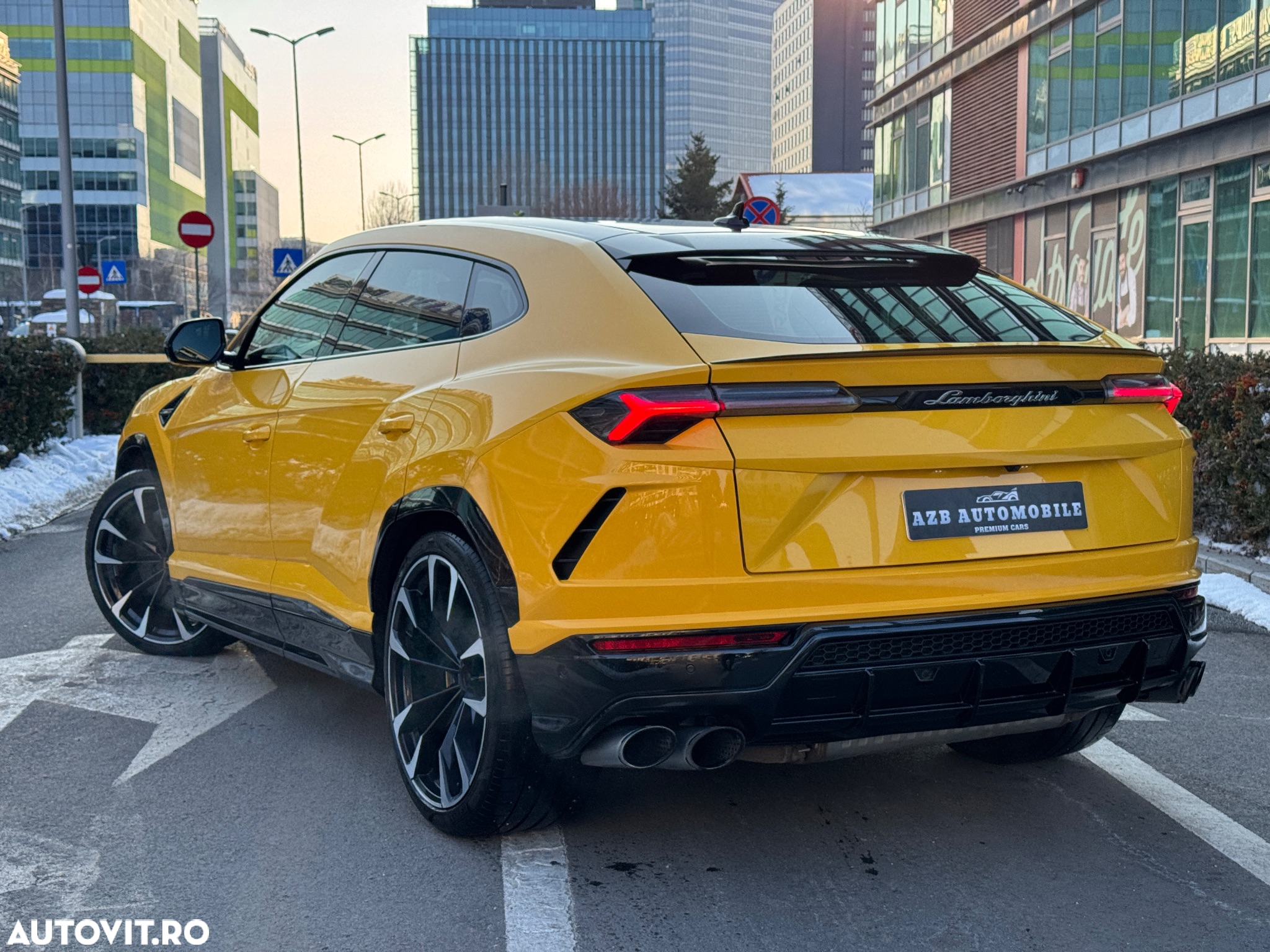 Lamborghini URUS Standard - 7