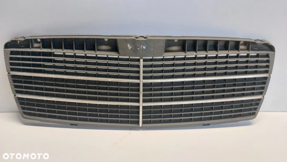 GRILL ATRAPA MERCEDES E W210 SLASK WYSYLKA - 1