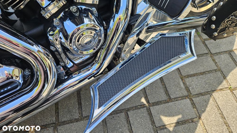 Harley-Davidson Touring Road King - 12