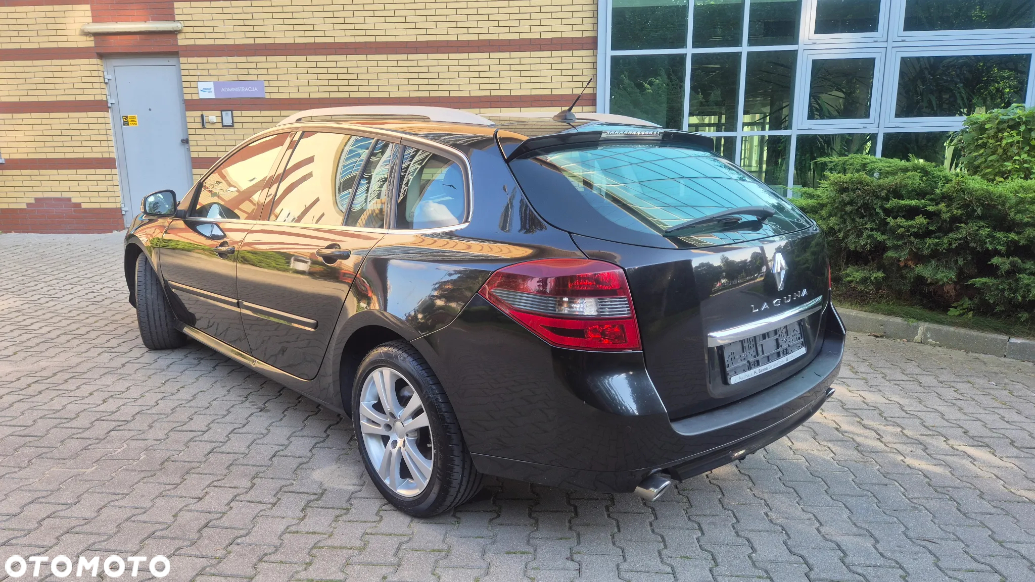 Renault Laguna Grandtour 2.0 dCi FAP Exception - 3