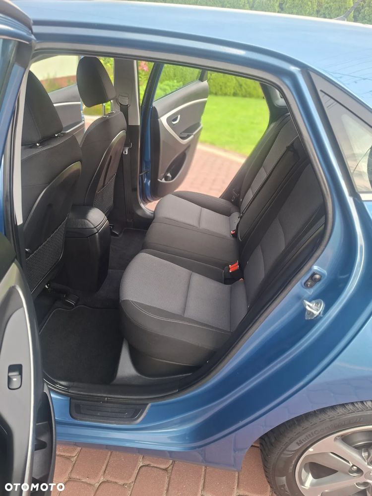 Hyundai i30 blue 1.4 Passion - 15