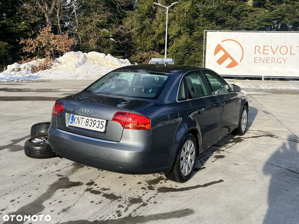 Audi A4 Limousine - 8