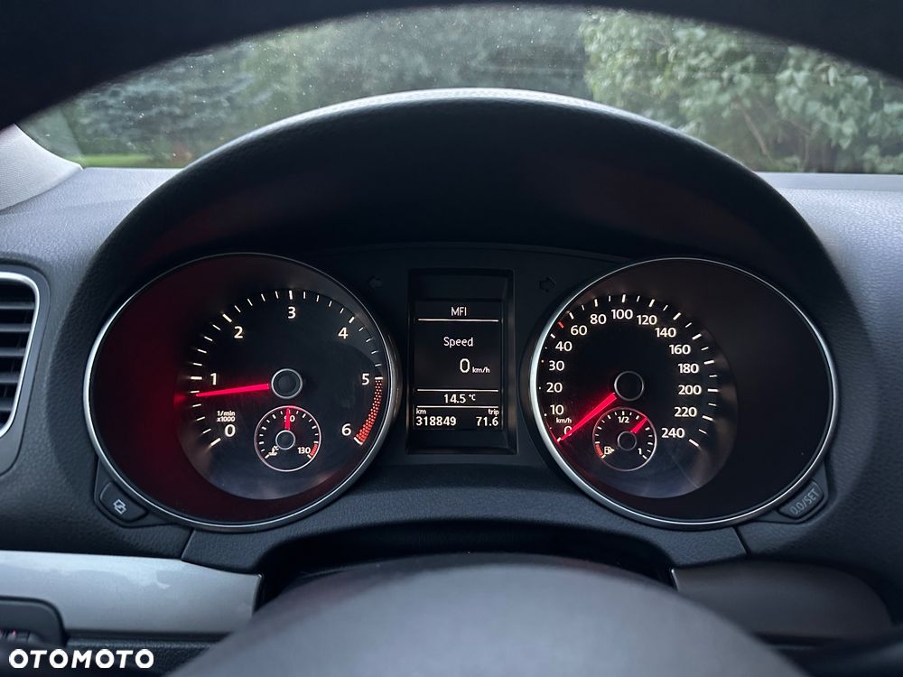 Volkswagen Golf - 8