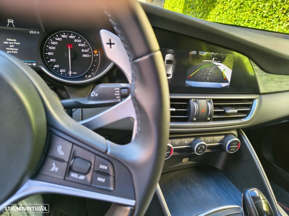 Alfa Romeo Giulia 2.2 D Sprint AT8 - 18