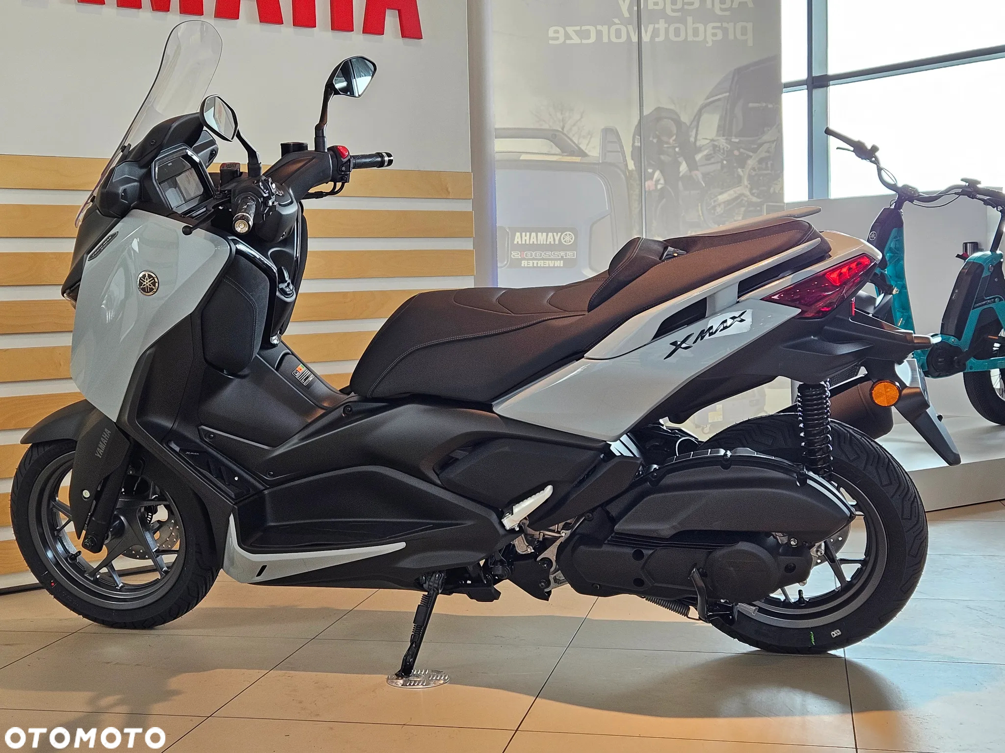 Yamaha X-max - 16