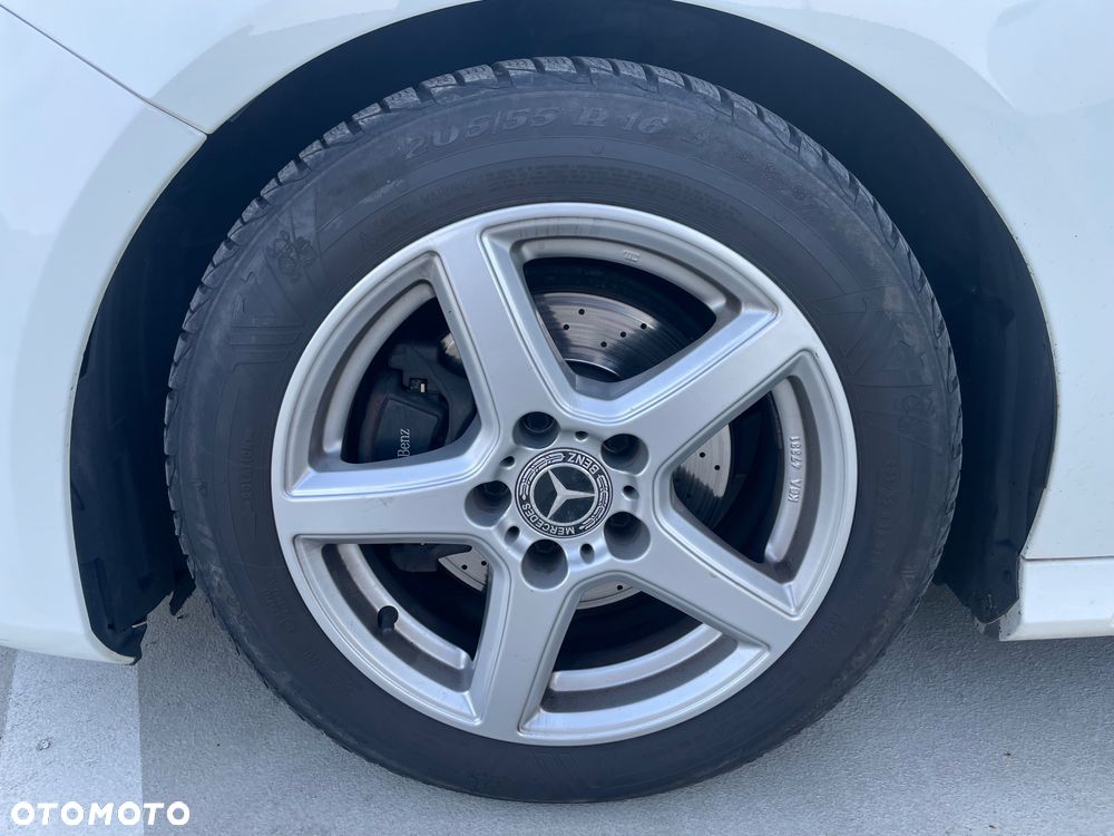 Mercedes-Benz Klasa A 180 AMG Line - 14