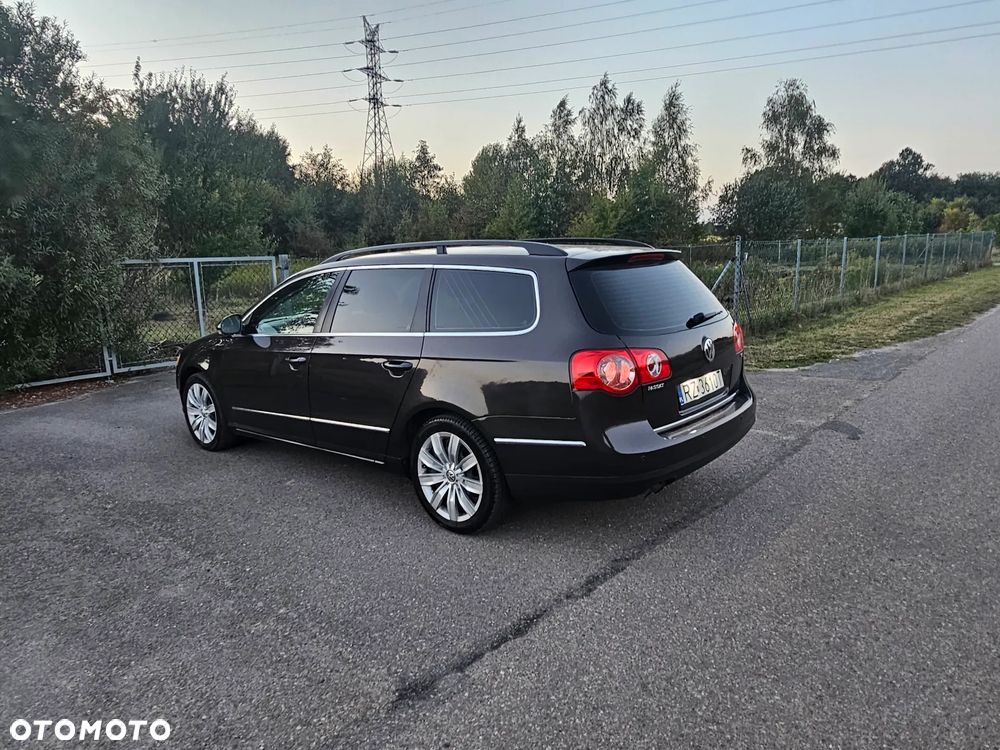 Volkswagen Passat - 13