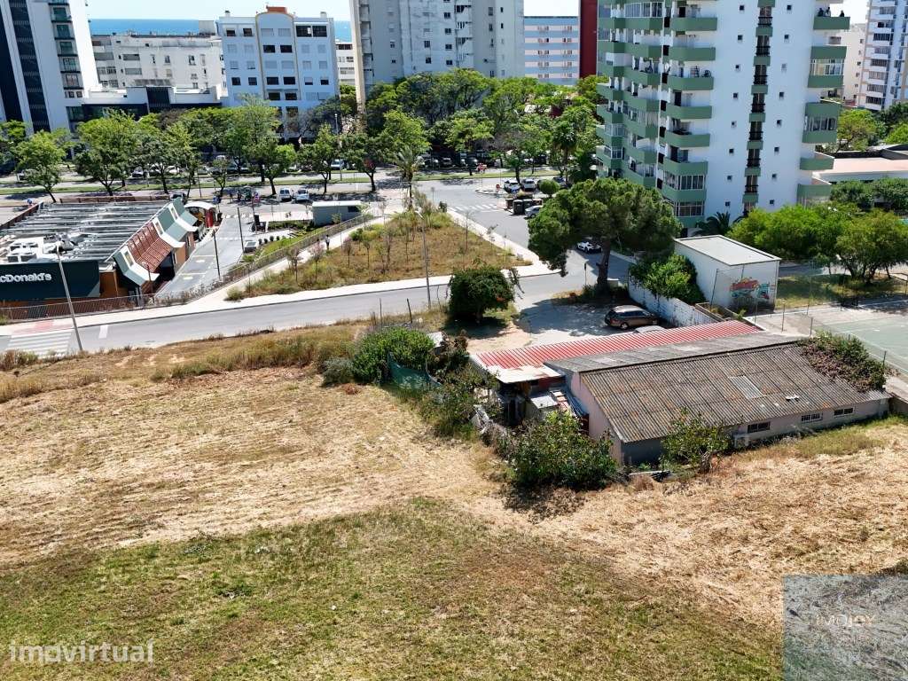 Terreno em Quarteira - Grande imagem: 2/29
