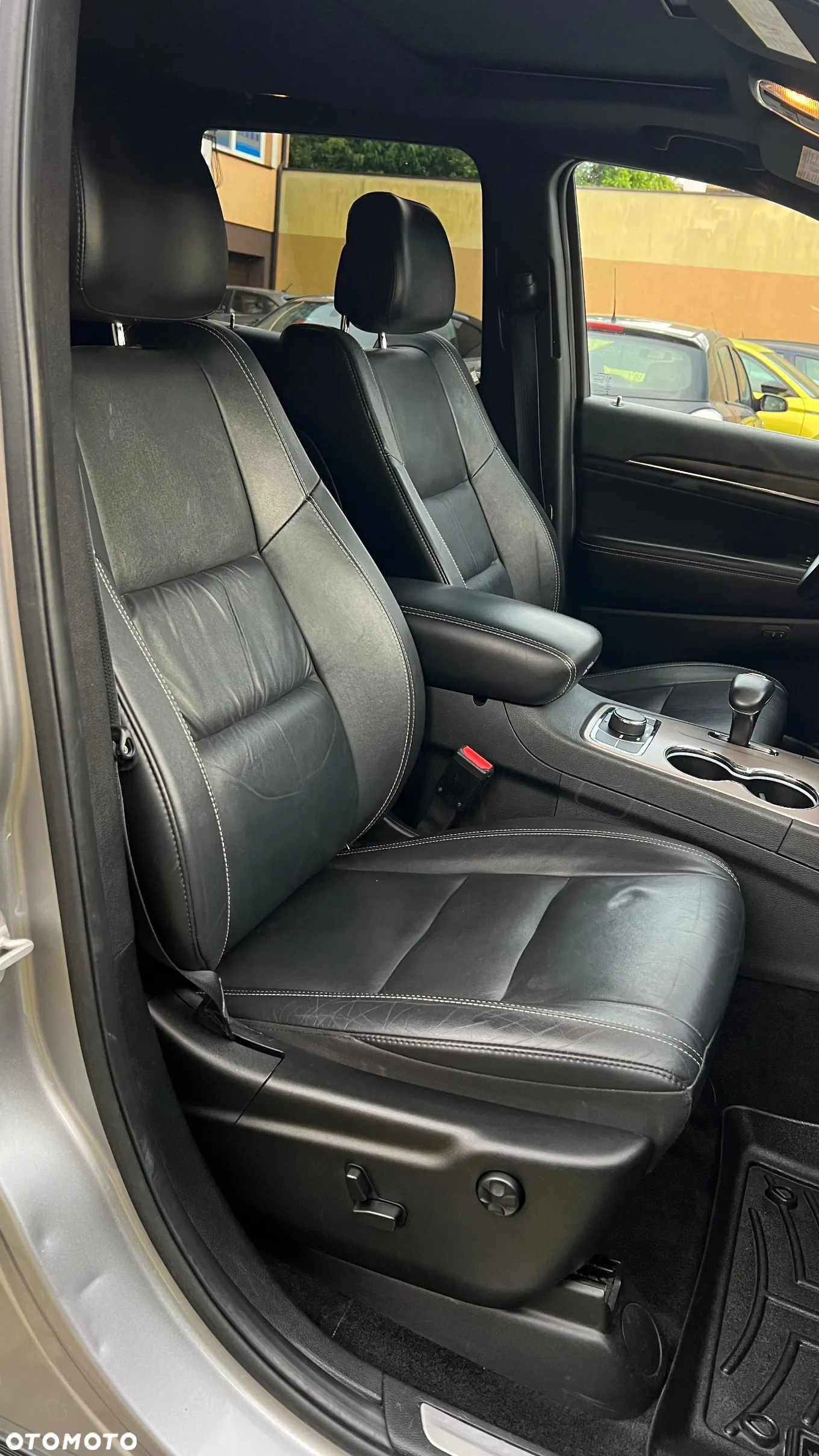 Jeep Grand Cherokee - 14