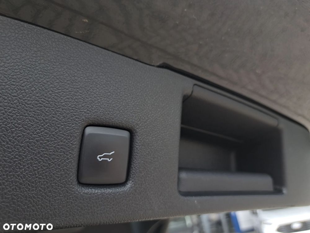Ford Kuga 2.5 FHEV FWD ST-Line - 18