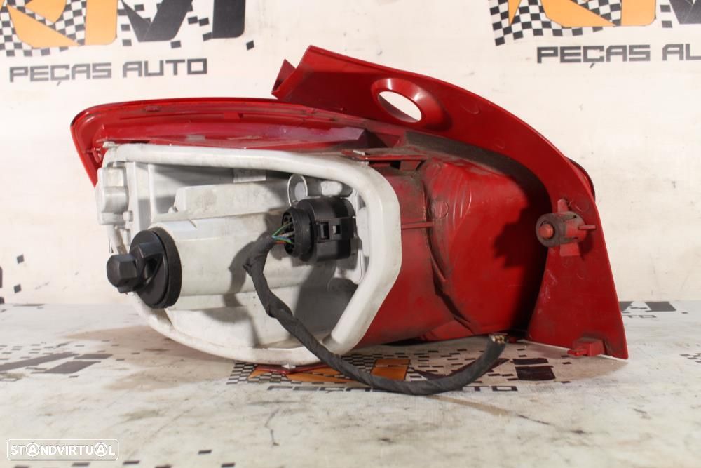 Farolim Direito Seat Ibiza Iv (6J5, 6P1)  6J4945096c / 6J4945112b / Pa - 6