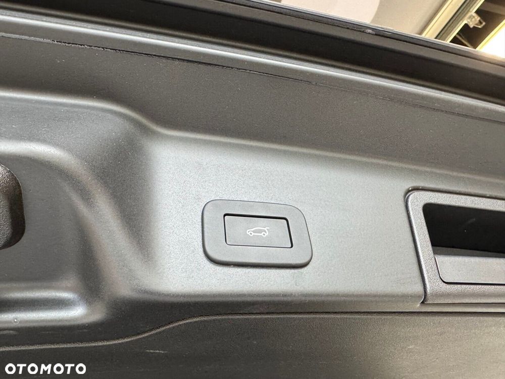 Land Rover Range Rover Evoque - 24