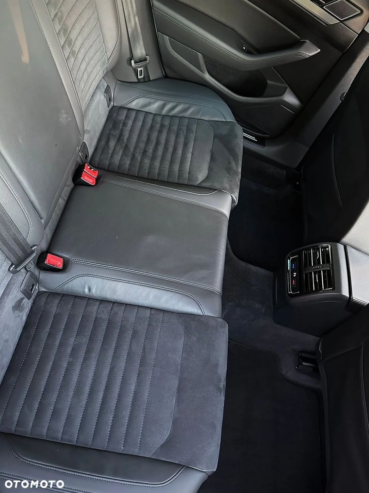 Volkswagen Passat - 28