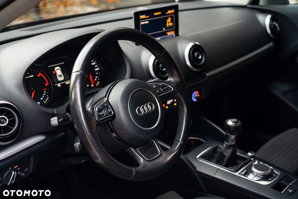 Audi A3 Sportback 2.0 TDI S line Sportpaket - 8