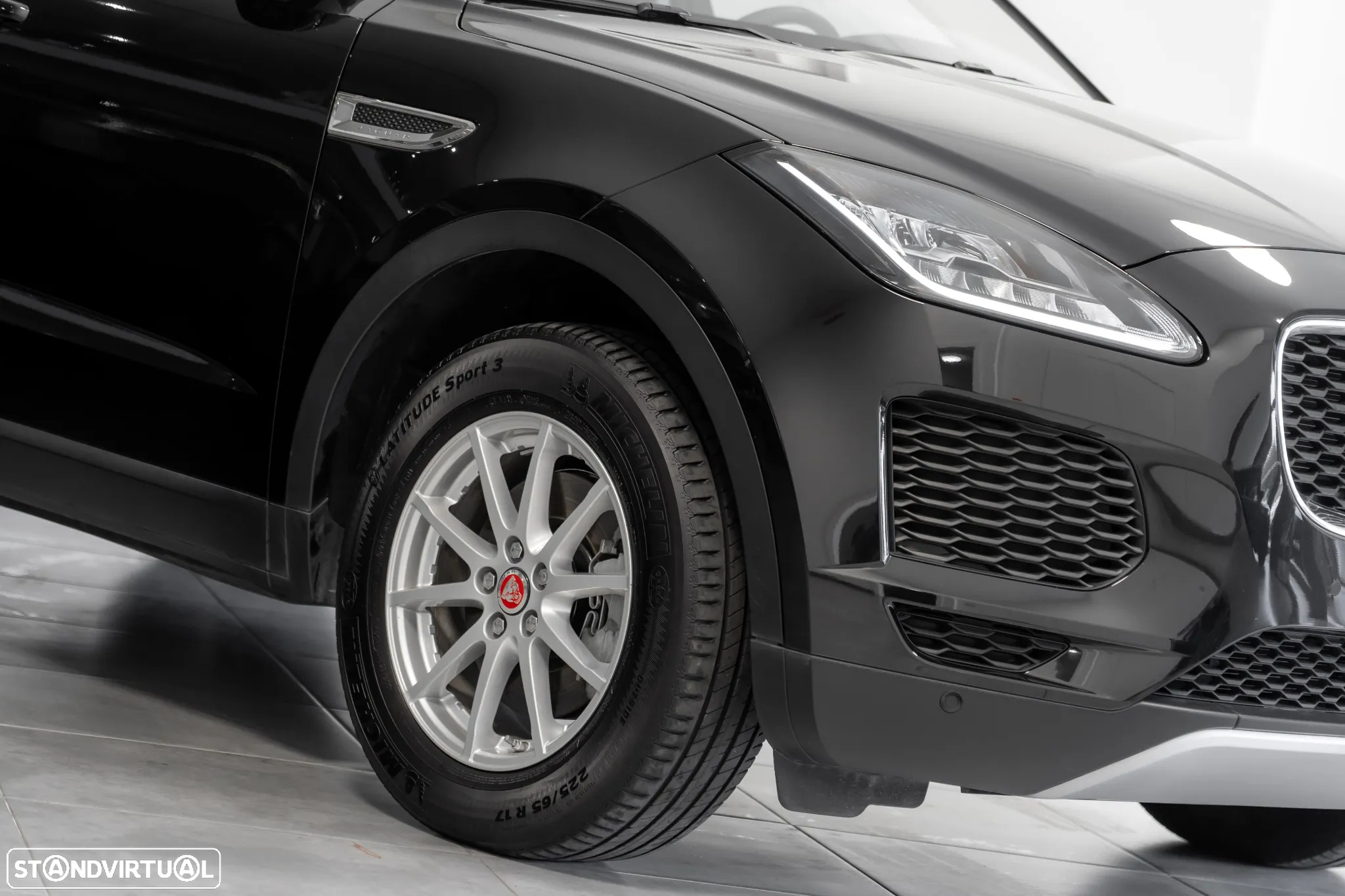 Jaguar E-Pace 2.0 i4D - 7
