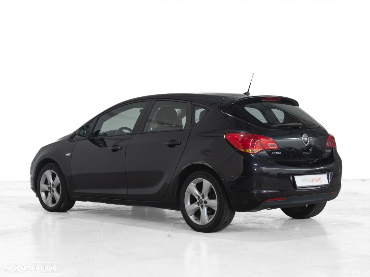 Opel Astra - 4