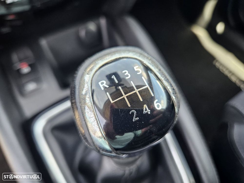 Nissan Qashqai 1.6 dCi N-Connecta 18 RS+PS - 40
