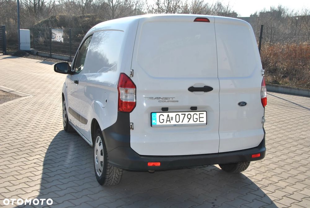 Ford Transit Courier - 3