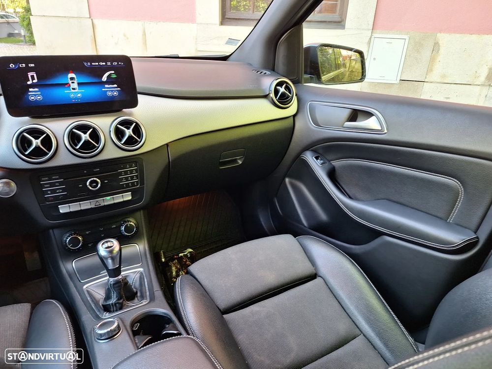 Mercedes-Benz B 180 d Style - 24