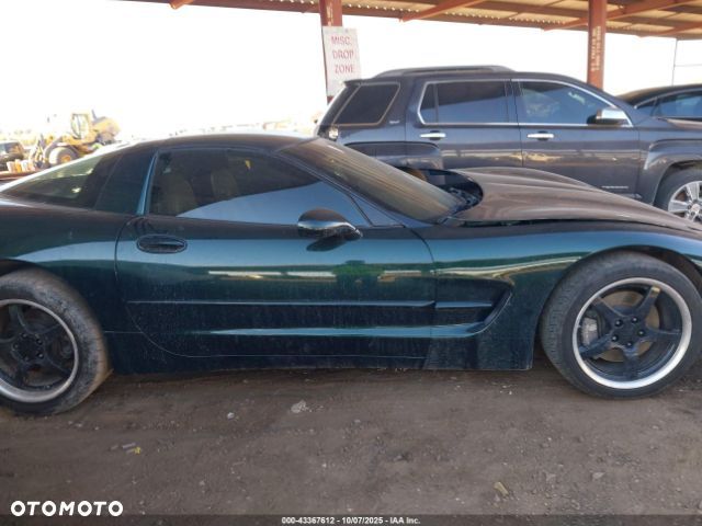 Chevrolet Corvette - 10