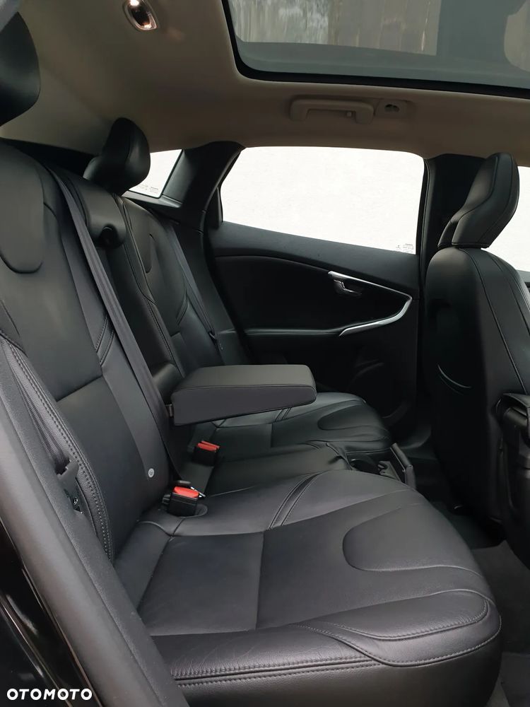 Volvo V40 D3 Inscription - 33
