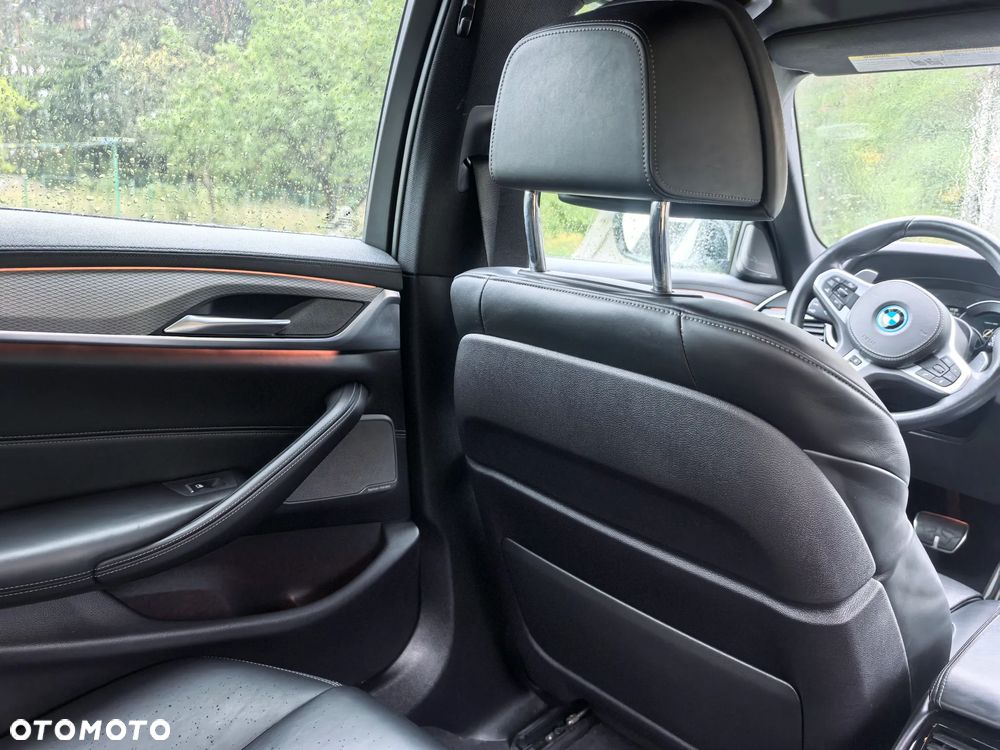 BMW Seria 5 M550i xDrive sport - 21
