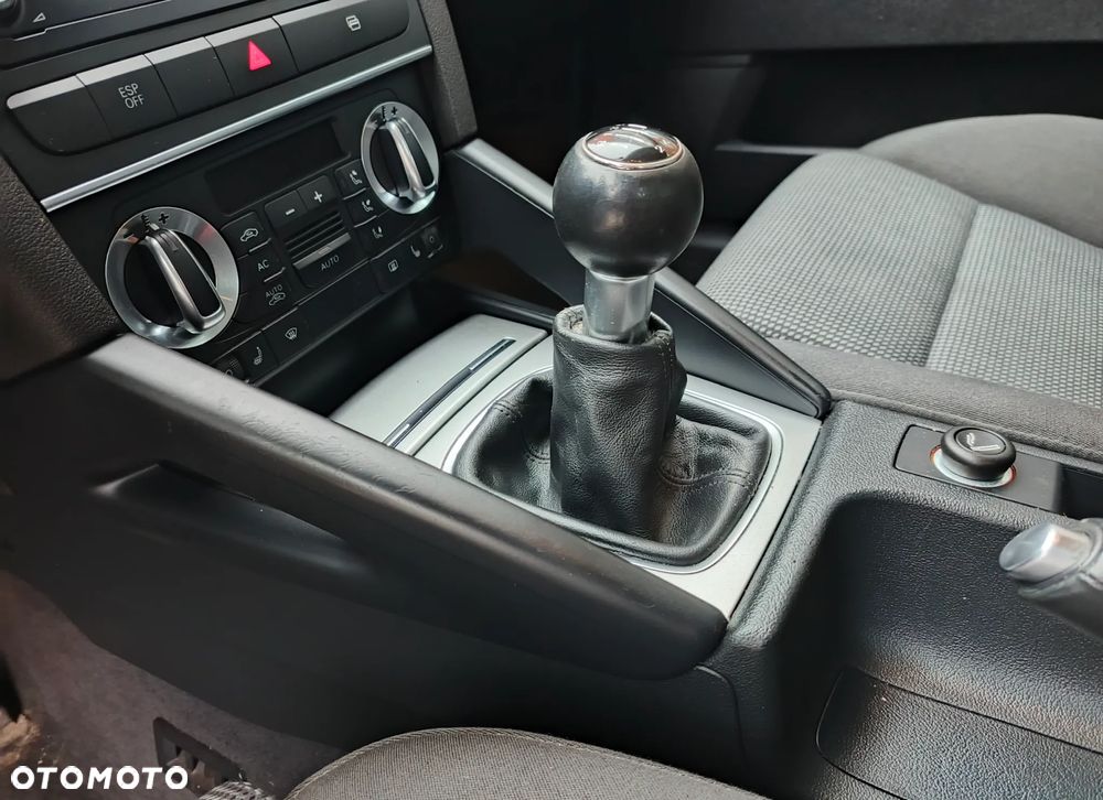 Audi A3 Sportback 1.6 TDI DPF Attraction - 20