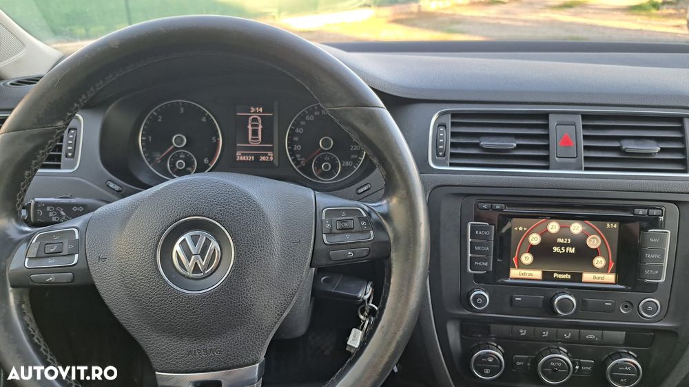 Volkswagen Jetta 1.6 TDI CR DPF Comfortline - 8