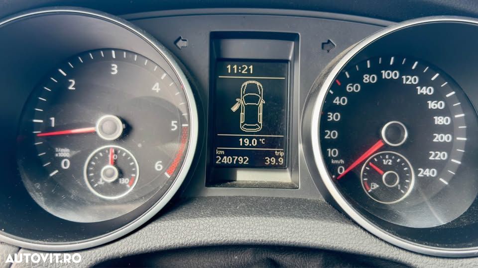 Volkswagen Golf 1.6 TDI BlueMotion Technology DPF Comfortline - 6