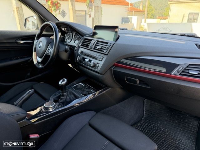 BMW 118 d Sport Line - 2