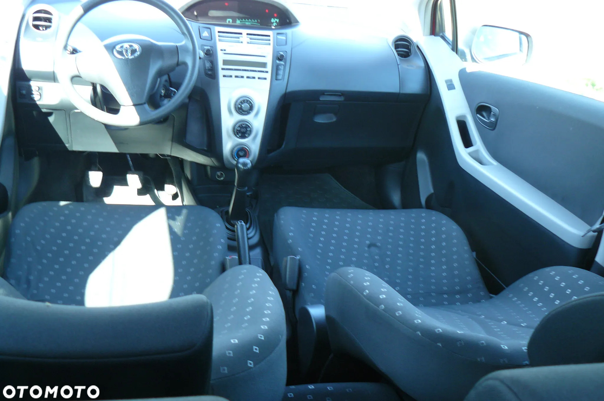 Toyota Yaris - 15