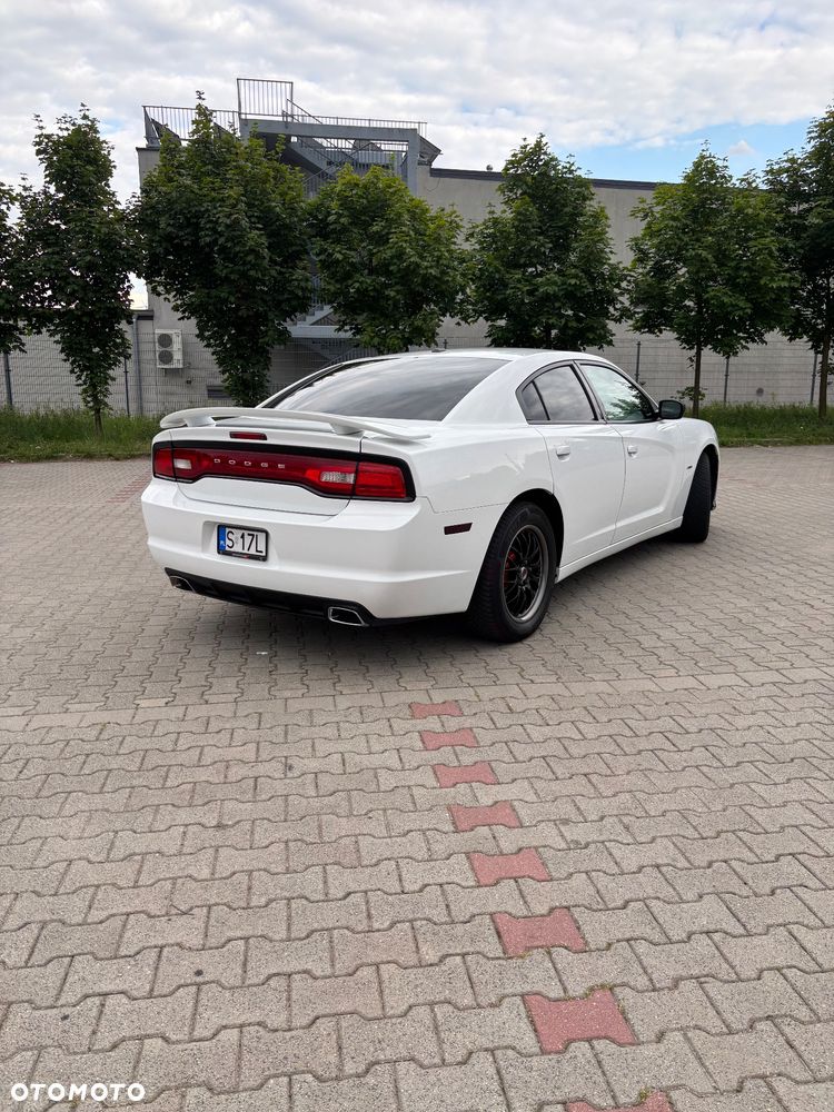 Dodge Charger 5.7 V8 RT - 6
