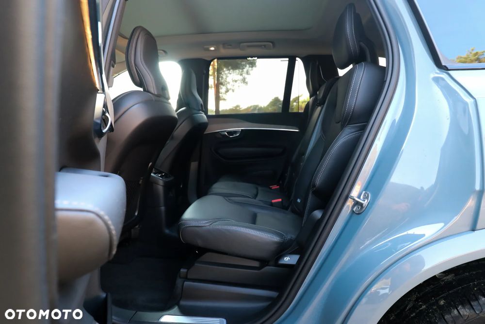 Volvo XC 90 T8 AWD Plug-In Hybrid Plus Dark 7os - 23