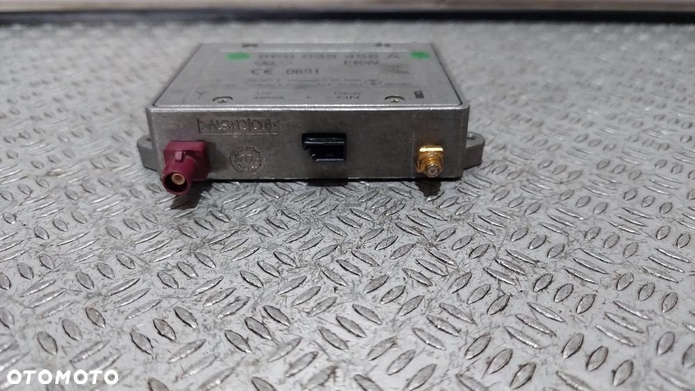 WZMACNIACZ ANTENOWY AUDI NR 8E0035456A - 2